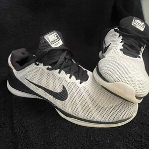 Nike Monochrome Women’s Athletic Sneakers